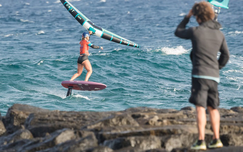 GWA World Cup Lanzarote 2022: Paula Novotna gewinnt im Surf-Freestyle