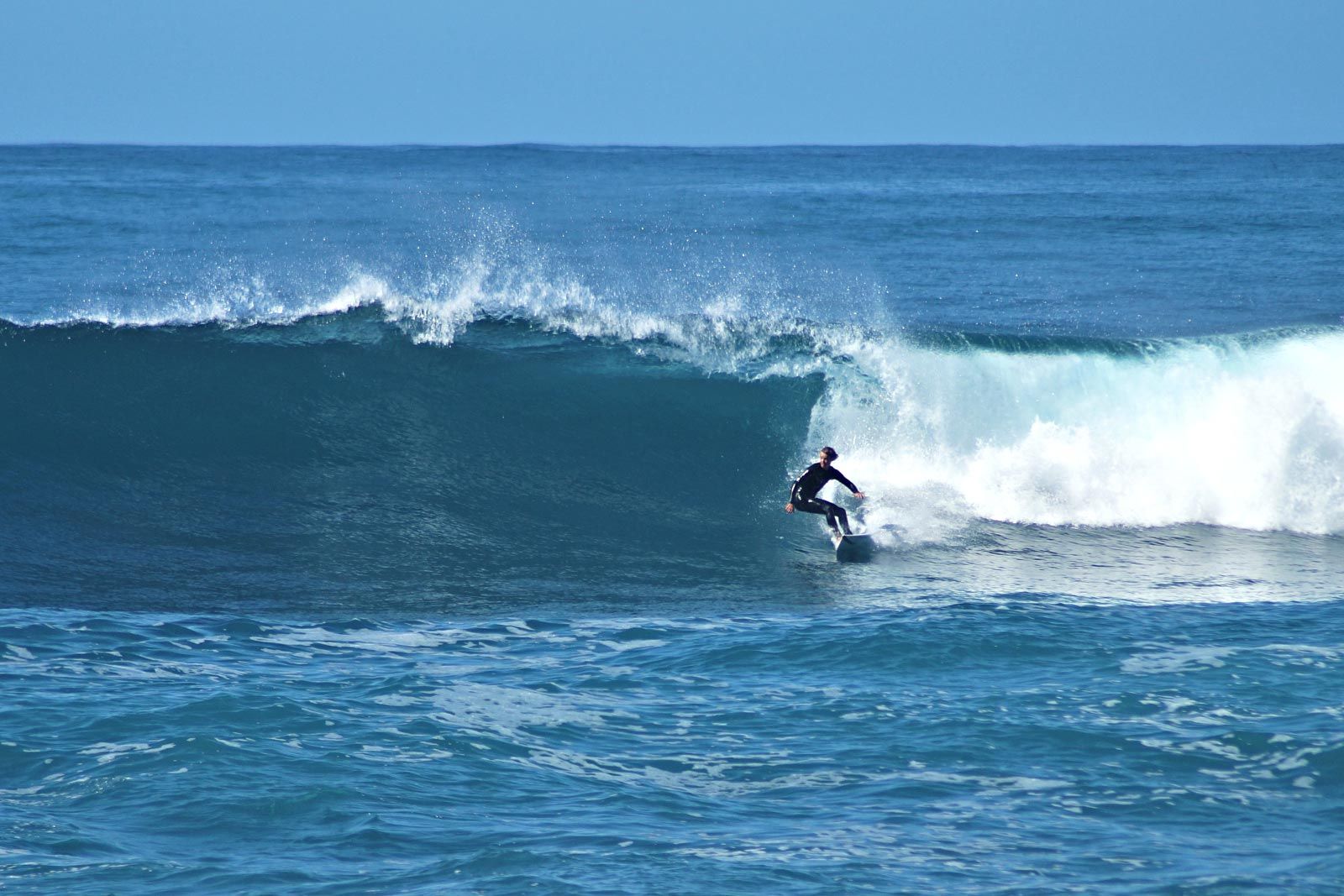 Der etwas andere Surftrip: Eine Segelreise von Hamburg nach Gambia Surfen auf Sao Jorge, Azoren