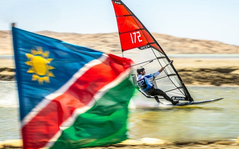 44.3 kts in Light Wind?! - Nils Bach