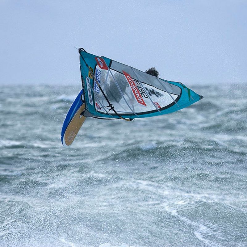 Beim World Cup auf Sylt 2008 tritt Antoine Albeau zur berraschung vieler Fans auch im Waveriding an und schlgt sich prima