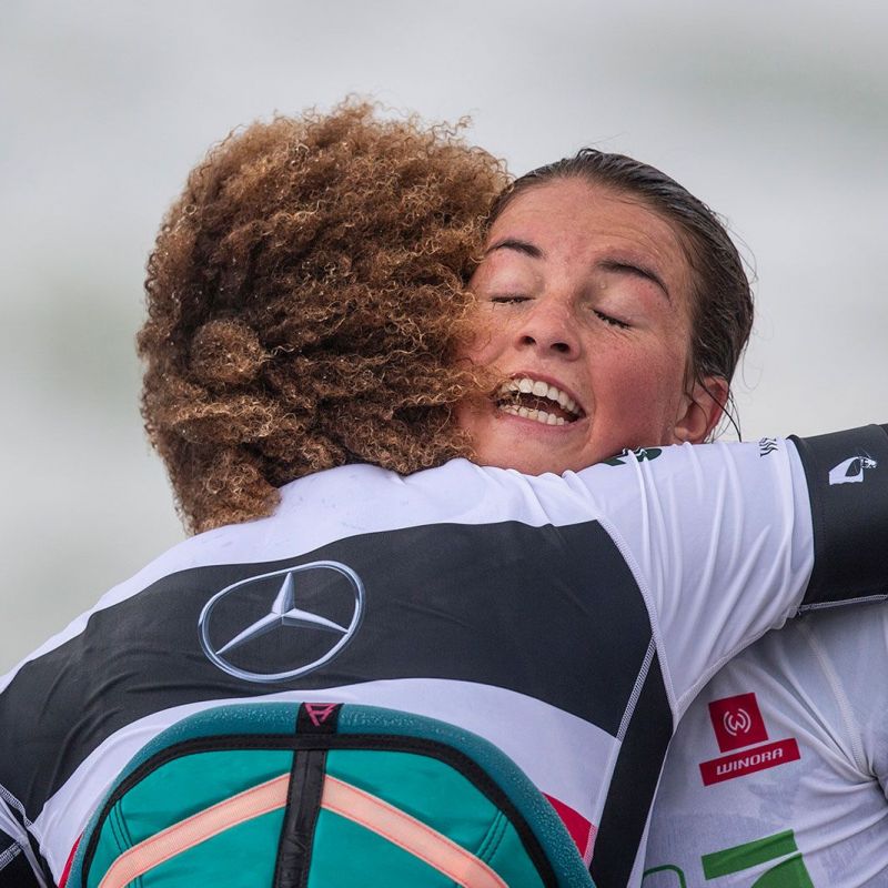 Sarah-Quita und Lina Erpenstein freuen sich beim World Cup Sylt 2019 ber das Weiterkommen in die nchste Runde