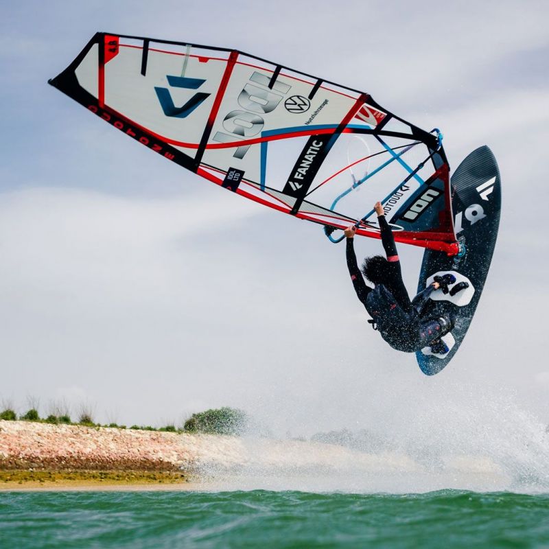 Fotograf Henning von Jagow wei, wann er bei Niclas Nebelung abdrcken muss