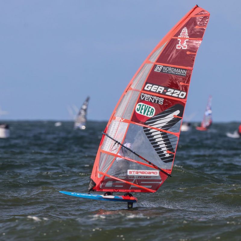 Auf dem Foil vor Sylt.