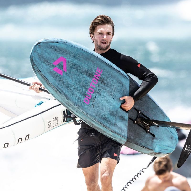 Jeffrey Spencer unterwegs mit dem Skybrid SLS 2025 und Slick Concept Blue 2024