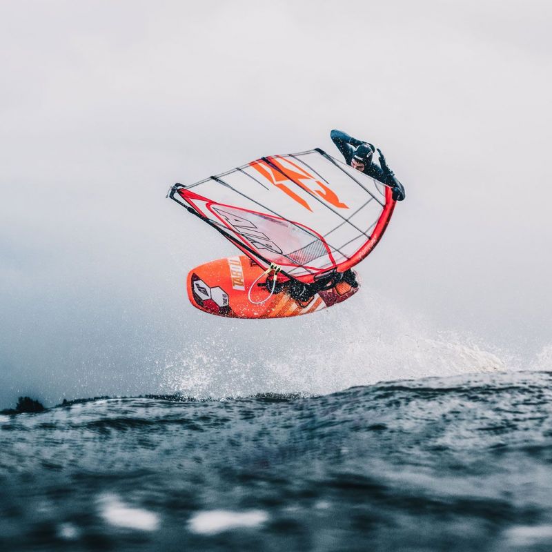 Instagram Hit: Quirin Kraus generiert Follower mit einem perfekten Nohanded Burner.