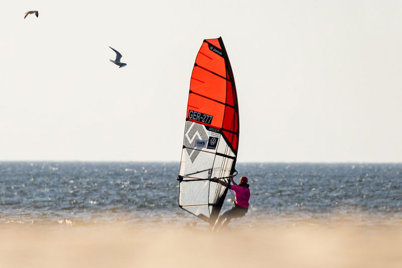 California Windsurf Cup Sylt 2024: Michele Becker geht in Führung