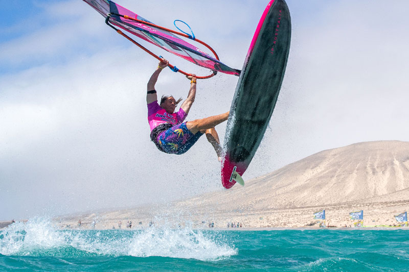 PWA World Cup Fuerteventura 2025: Offringa und Caers gewinnen die Single Elimination