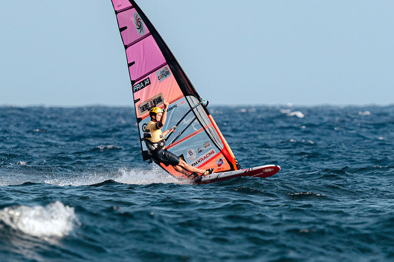 PWA World Cup Teneriffa 2025: Pierre Mortefon ist Weltmeister im Slalom-X