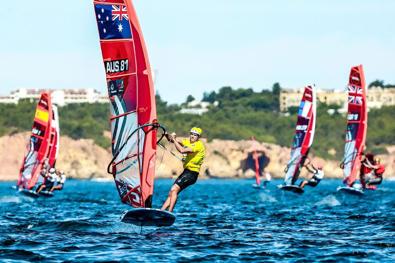 iQFOiL U23 World Championship Portimo 2025: Morris und Mobekk weiter an der Spitze