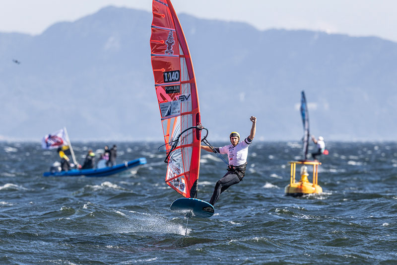 PWA Fly! ANA World Cup Yokosuka 2025: Lemeteyer und Iachino holen den Weltmeistertitel