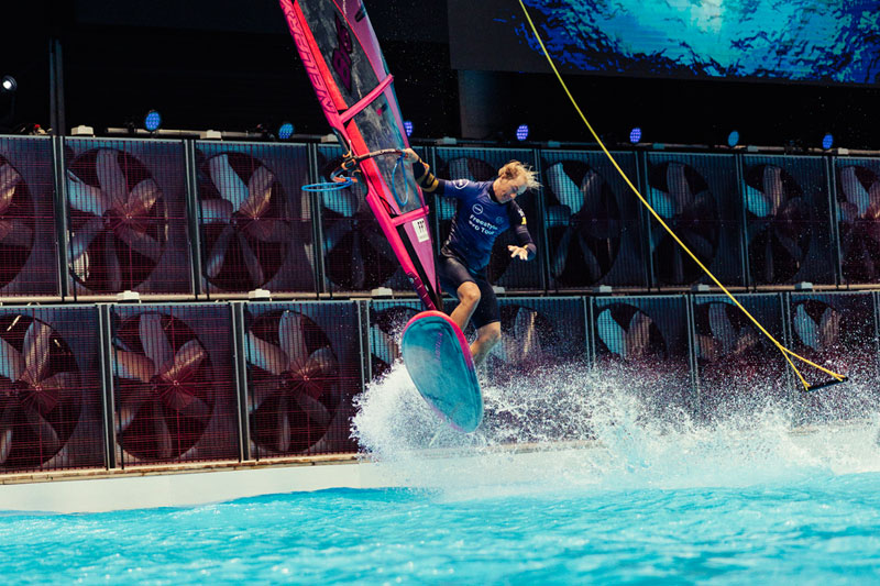 FPT boot D&uuml;sseldorf Tow-in World Series 2026: Huvermann und Caers gewinnen den Indoor-Event