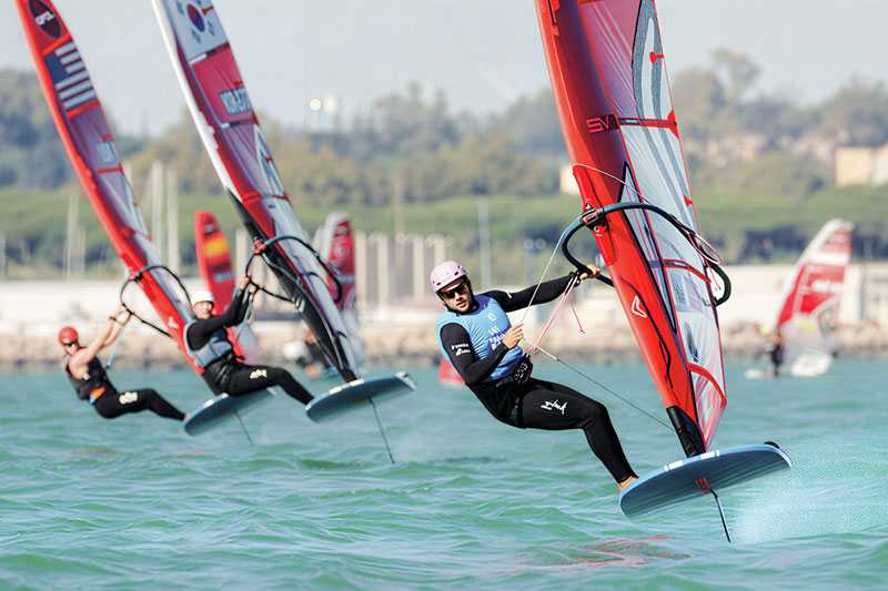 iQFOiL International Games C�diz 2026: Upwind-Sprintrennen bei Thermik