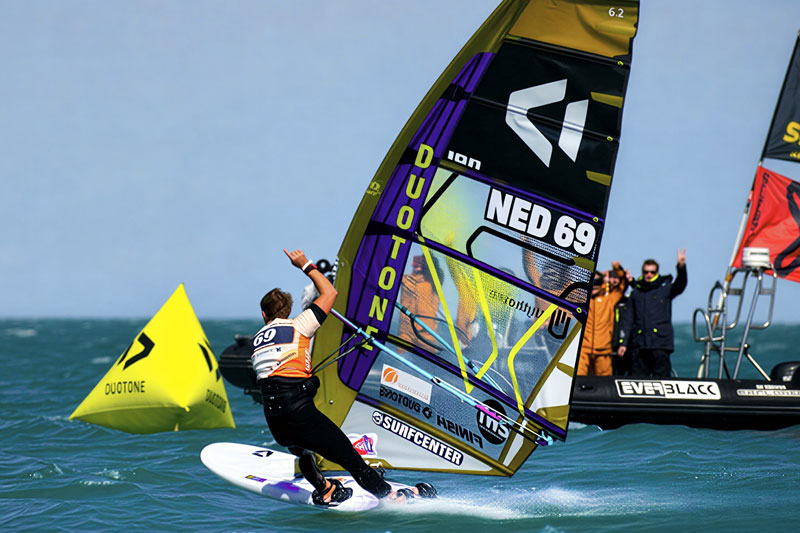 D�fi Wind 2026: Vonk und Gibson gewinnen das Auftaktrennen