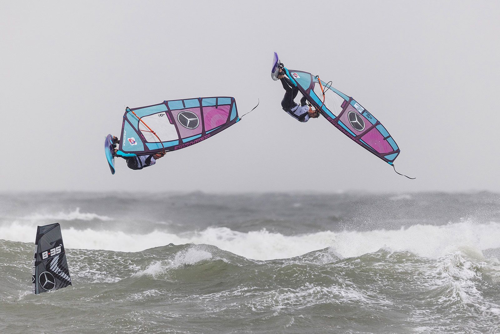 Synchron-Backloop, Leon Jamaer und Robby Swift