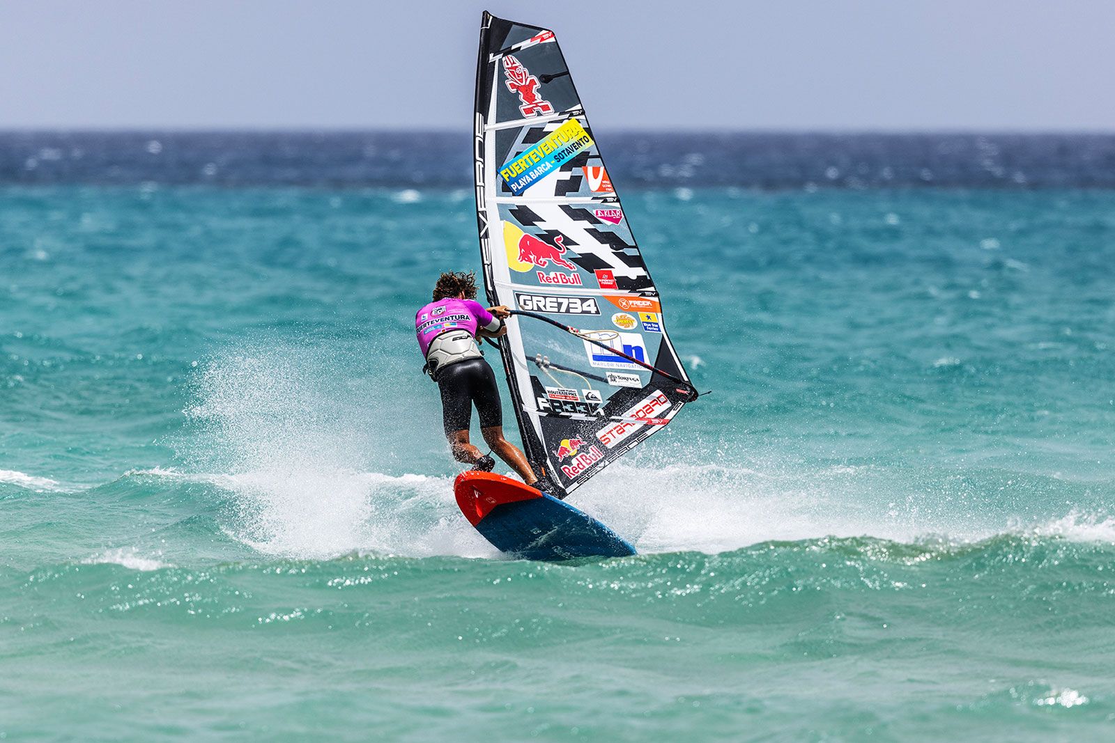 PWA World Cup Fuerteventura 2024: Adrien Bosson setzt sich gegen Lennart Neubauer durch 