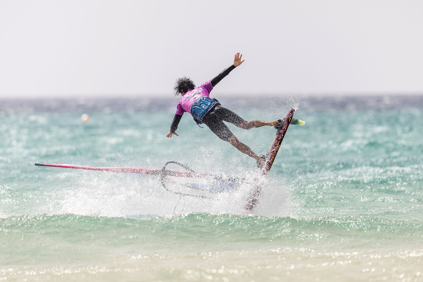 PWA World Cup Fuerteventura 2024: Adrien Bosson setzt sich gegen Lennart Neubauer durch 