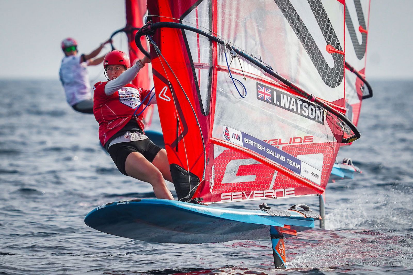 iQFOiL Open European Championship Cagliari 2024: Watson und Di Tomassi in Führung 