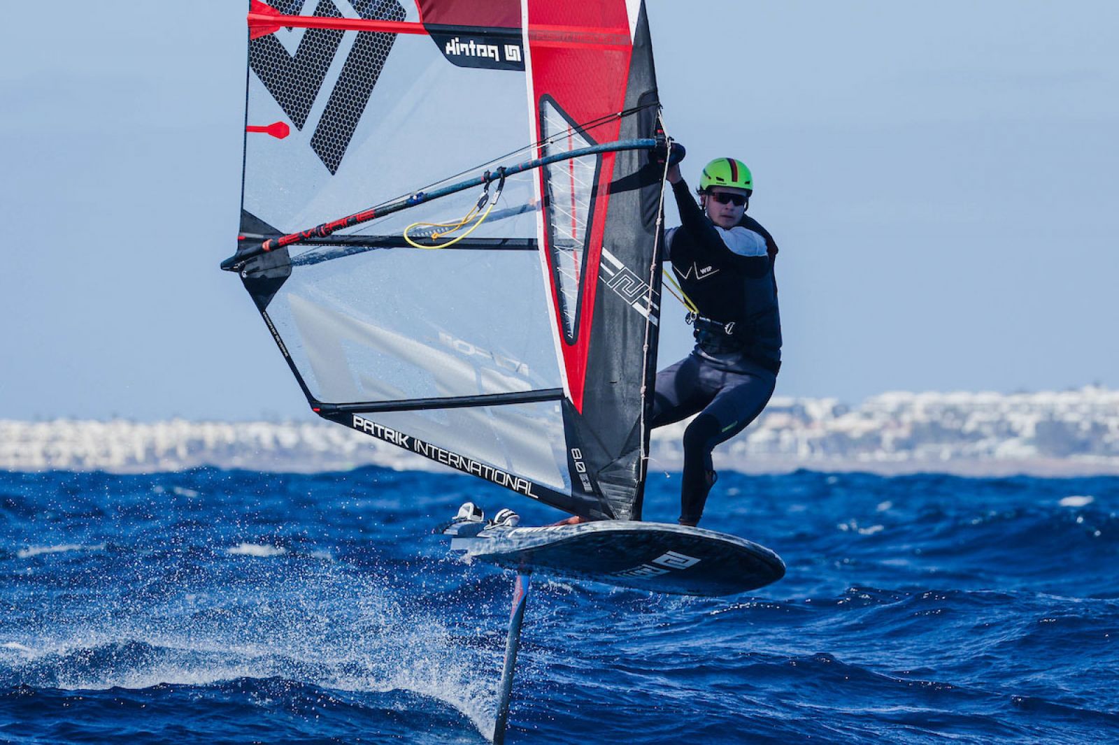 iQFOiL Games Lanzarote 2025: Emma Wilson und Nacho Baltasar gehen in Führung 