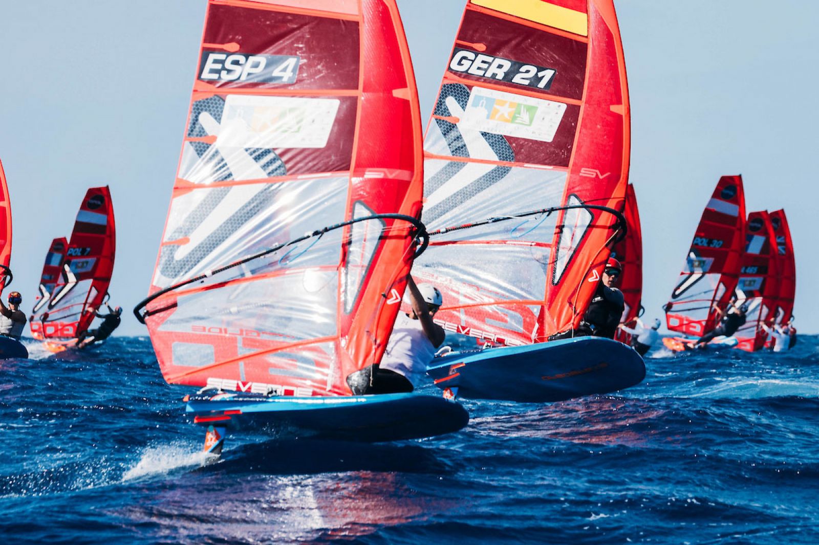 iQFOiL Games Lanzarote 2025: Emma Wilson und Nacho Baltasar gehen in Führung 