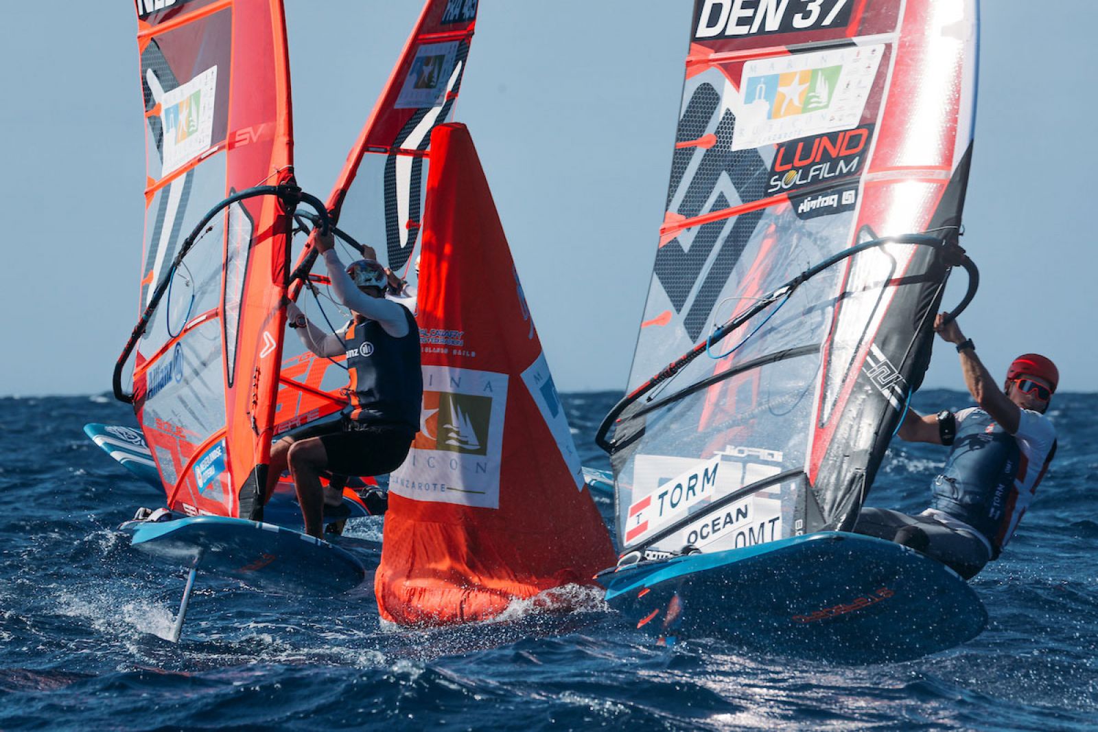 iQFOiL Games Lanzarote 2025: Emma Wilson und Nacho Baltasar gehen in Führung 