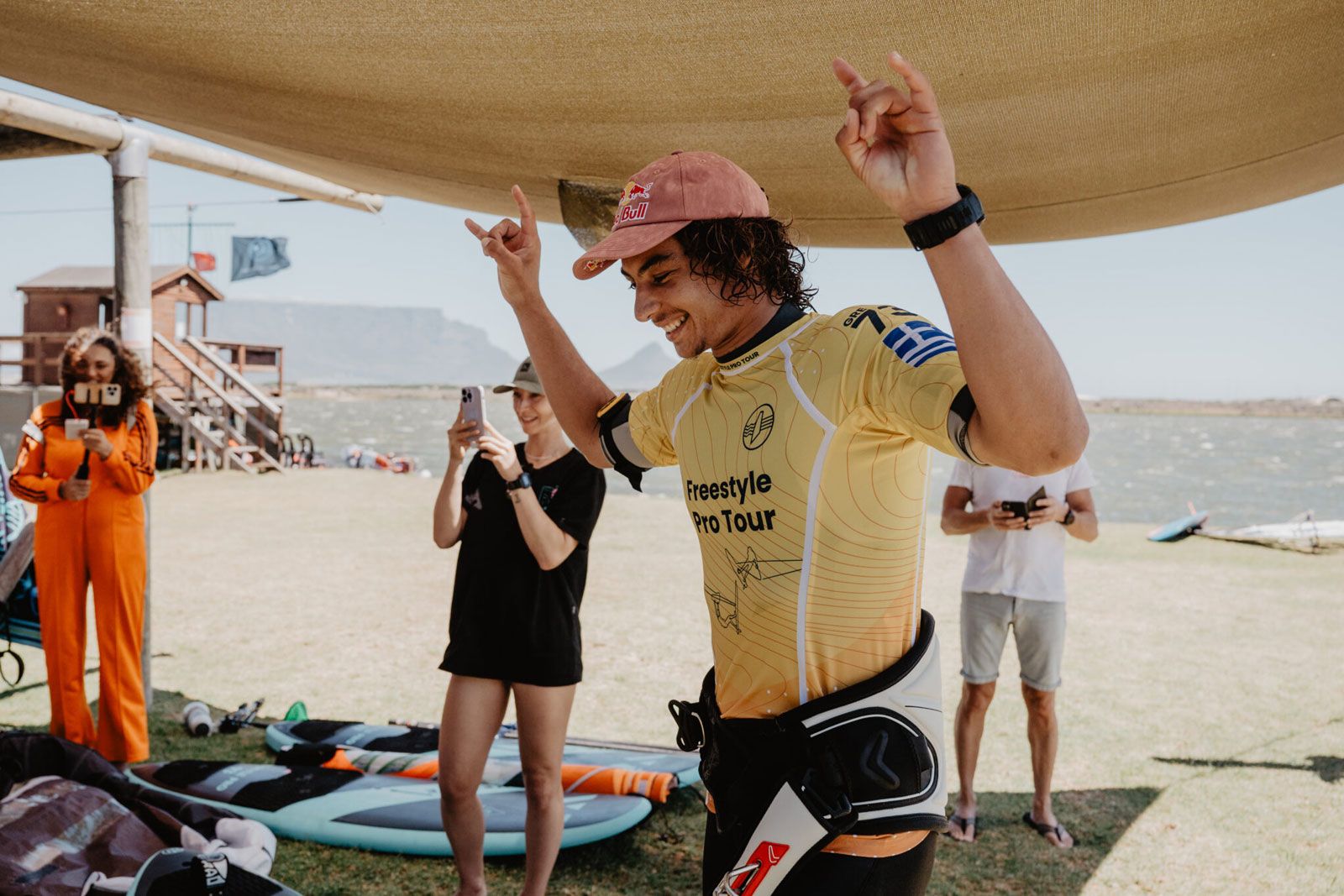 FPT Cape Town 2025: Lennart Neubauer gewinnt die Single 