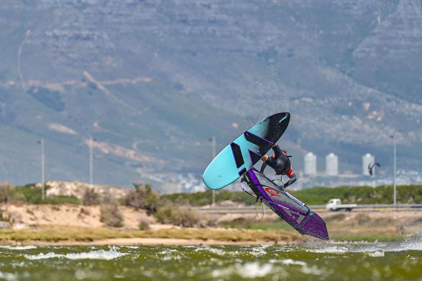 FPT Cape Town 2025: Lennart Neubauer gewinnt die Single 