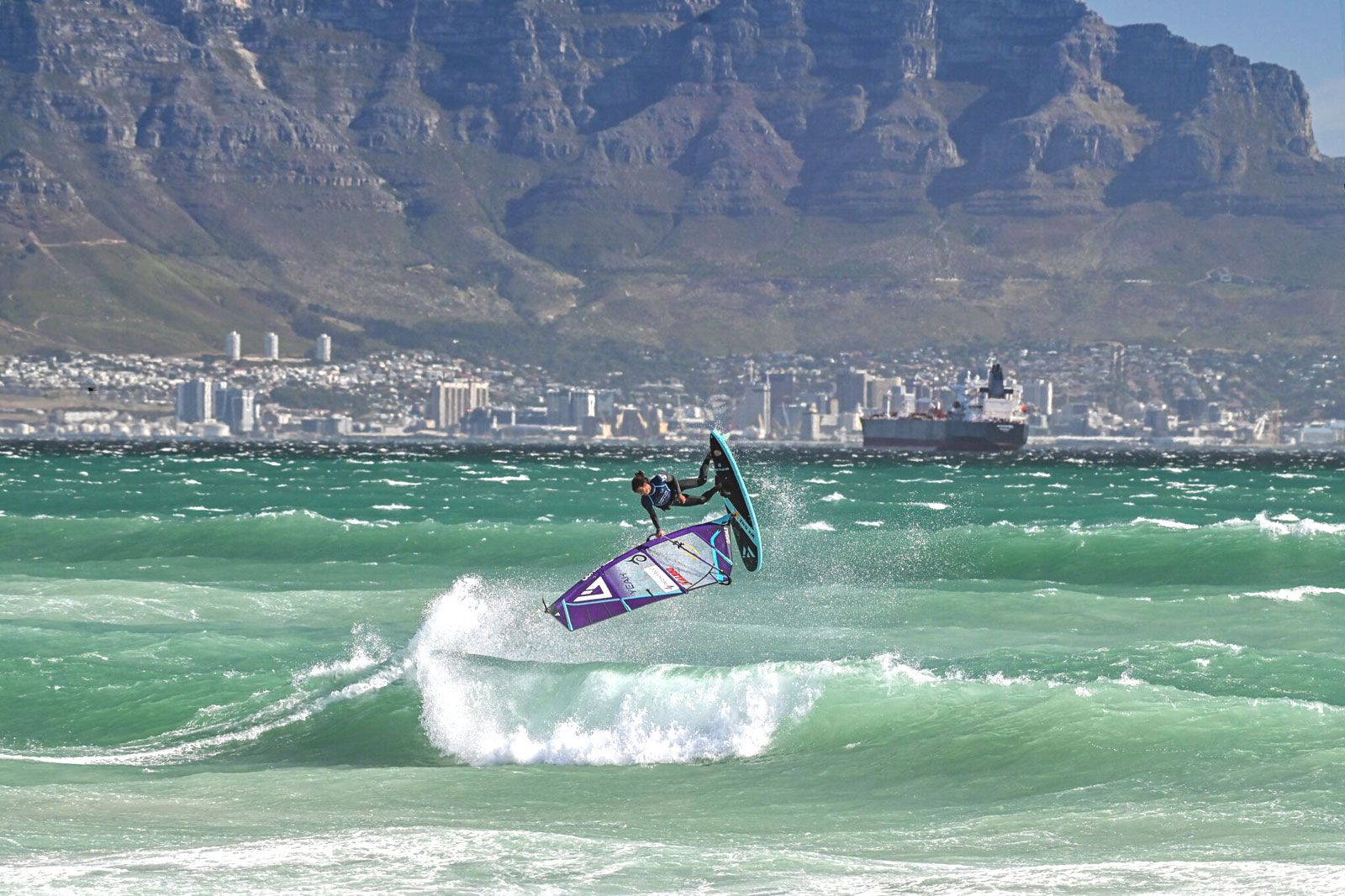 FPT Cape Town 2025: Lennart Neubauer holt sich den Sieg 