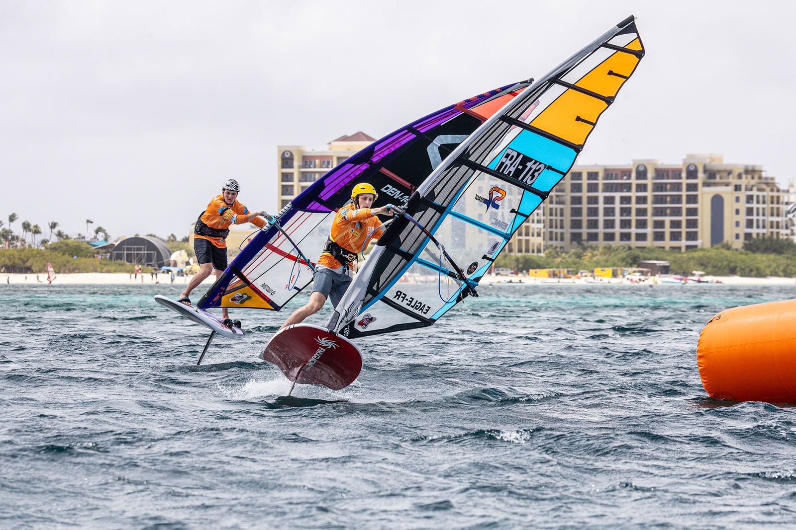 PWA Aruba Hi-Winds Youth Slalom 2025: Traumstart in der Karibik 
