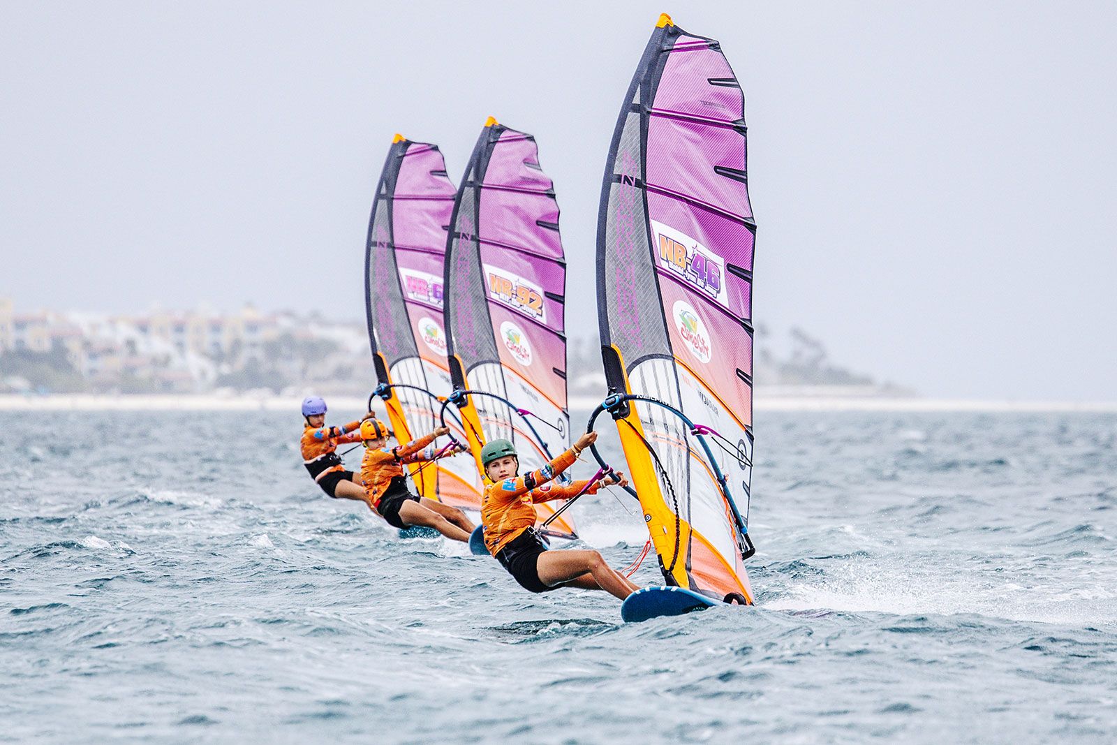 PWA Aruba Hi-Winds Youth Slalom 2025: Traumstart in der Karibik 