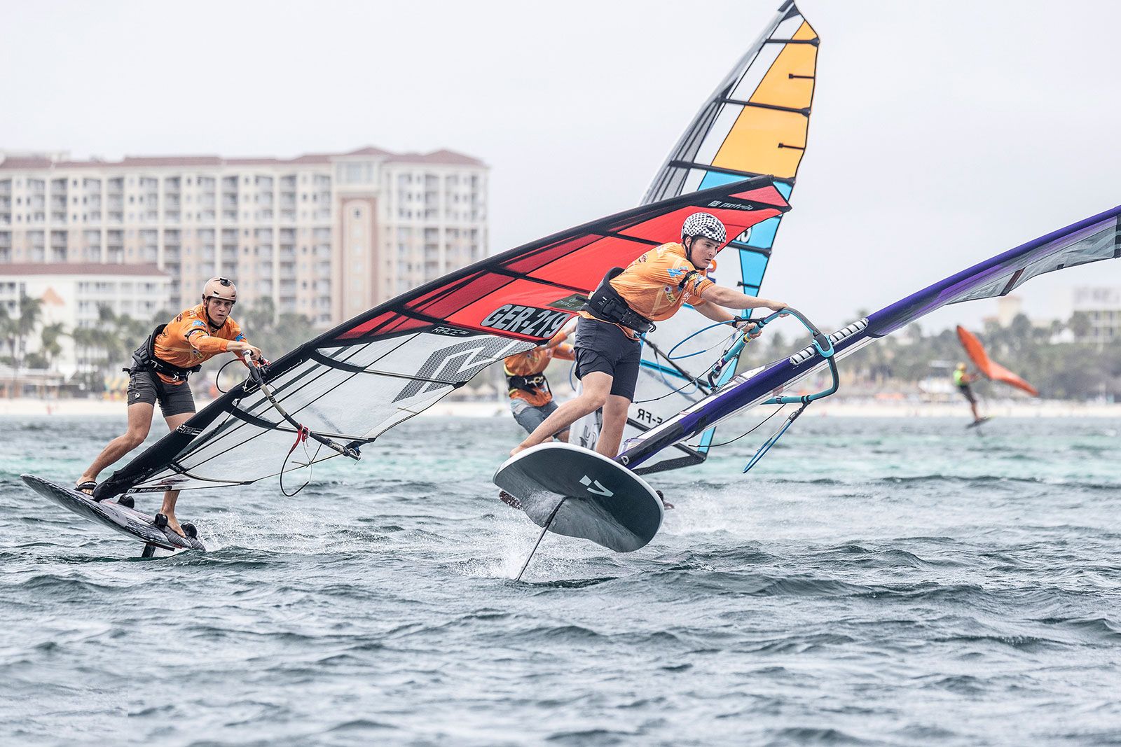 PWA Aruba Hi-Winds Youth Slalom 2025: Spannung bis zum letzten Tag 