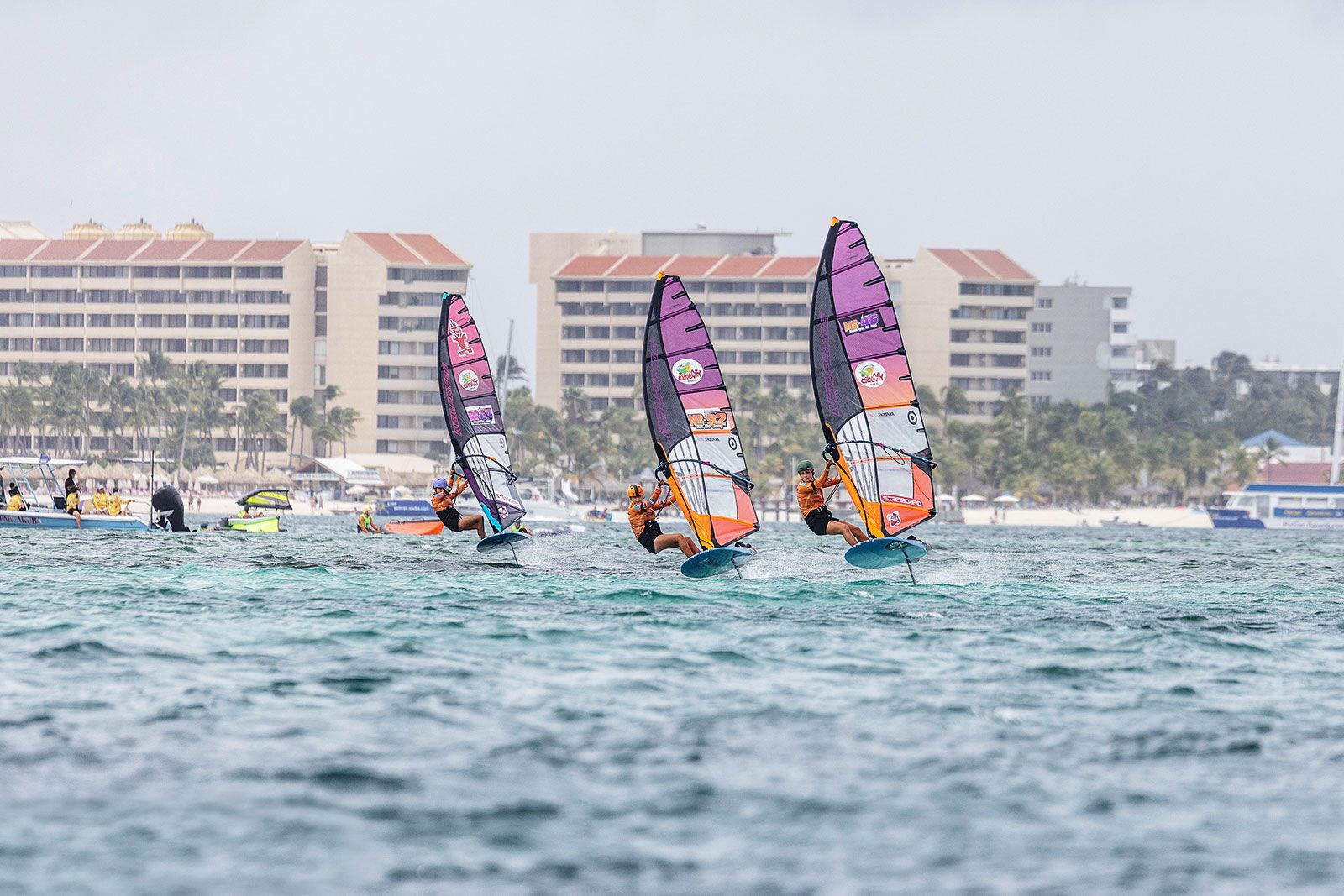 PWA Aruba Hi-Winds Youth Slalom 2025: Spannung bis zum letzten Tag 