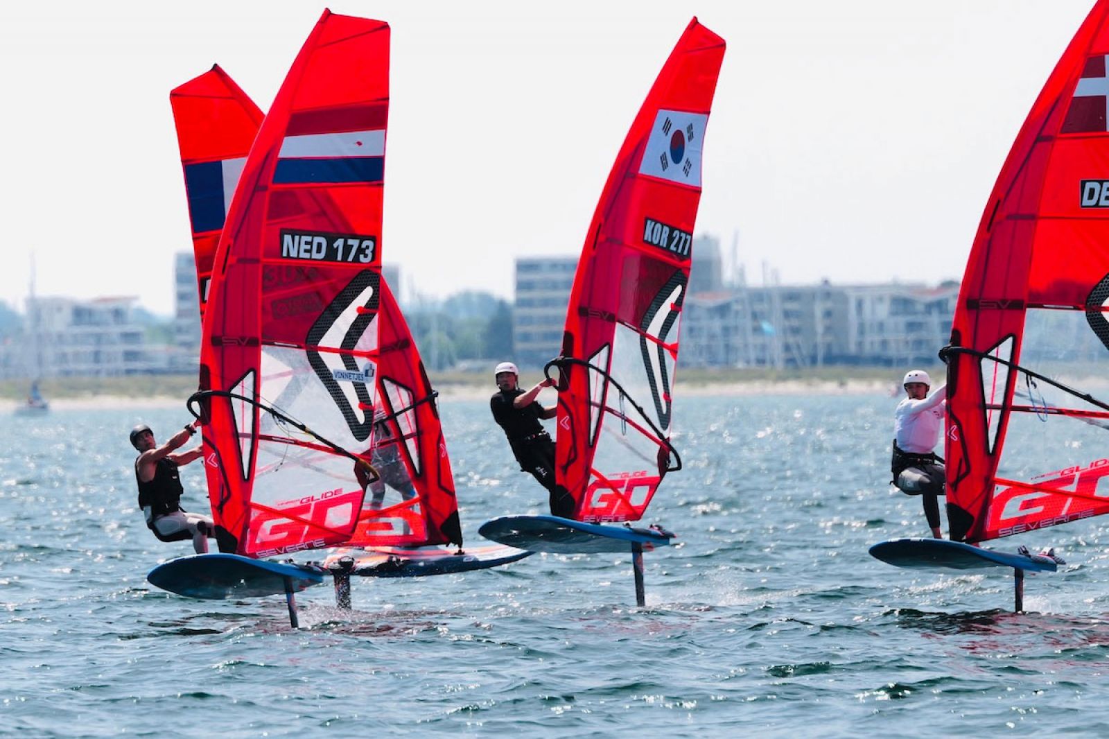 iQFOiL International Games Kieler Woche 2025: Auftakt bei leichtem Wind 