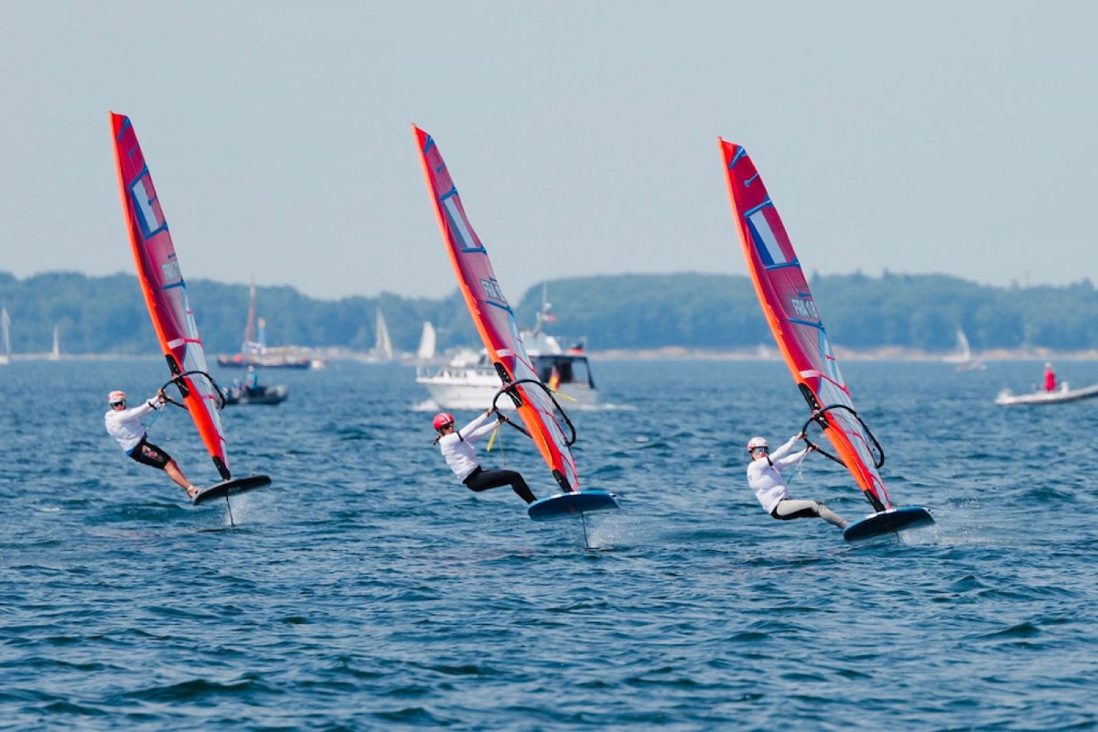 iQFOiL International Games Kieler Woche 2025: Auftakt bei leichtem Wind 