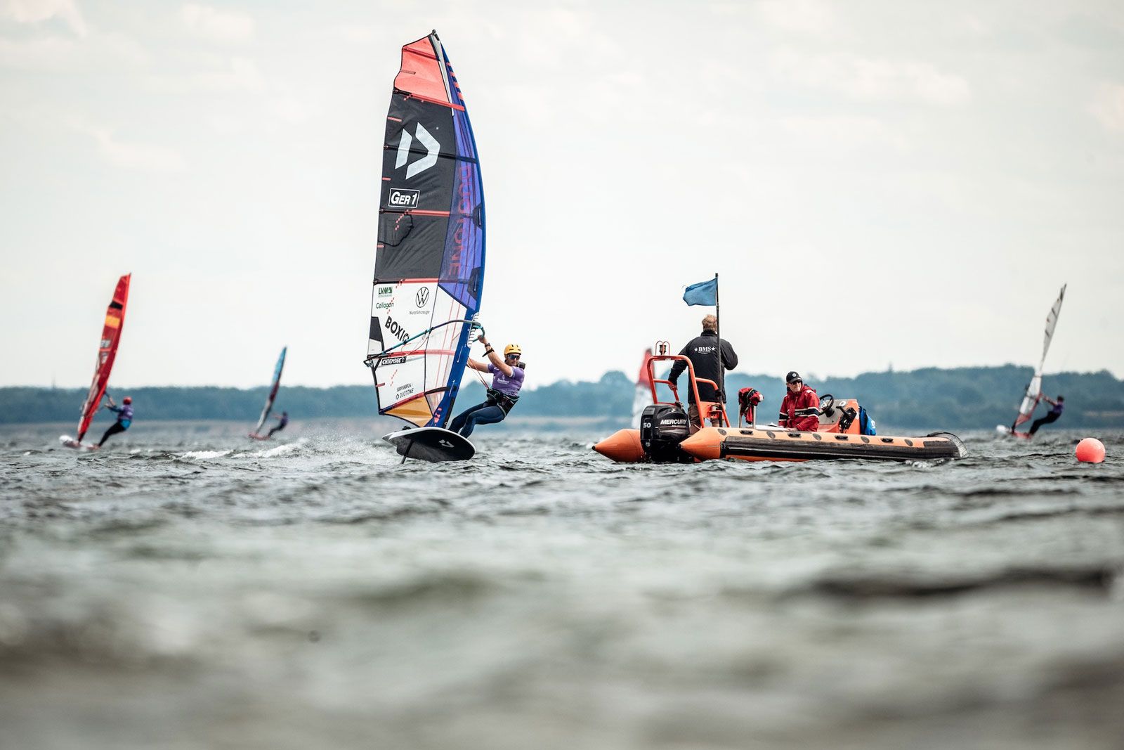 California Windsurf Cup Pelzerhaken 2025: Vincent Langer gewinnt das Auftaktrennen 