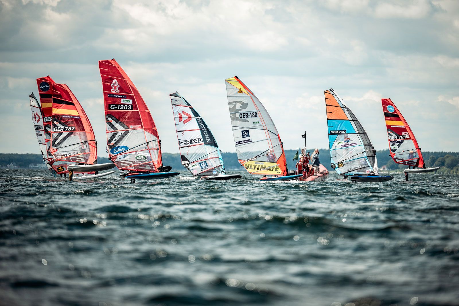 California Windsurf Cup Pelzerhaken 2025: Vincent Langer gewinnt das Auftaktrennen 