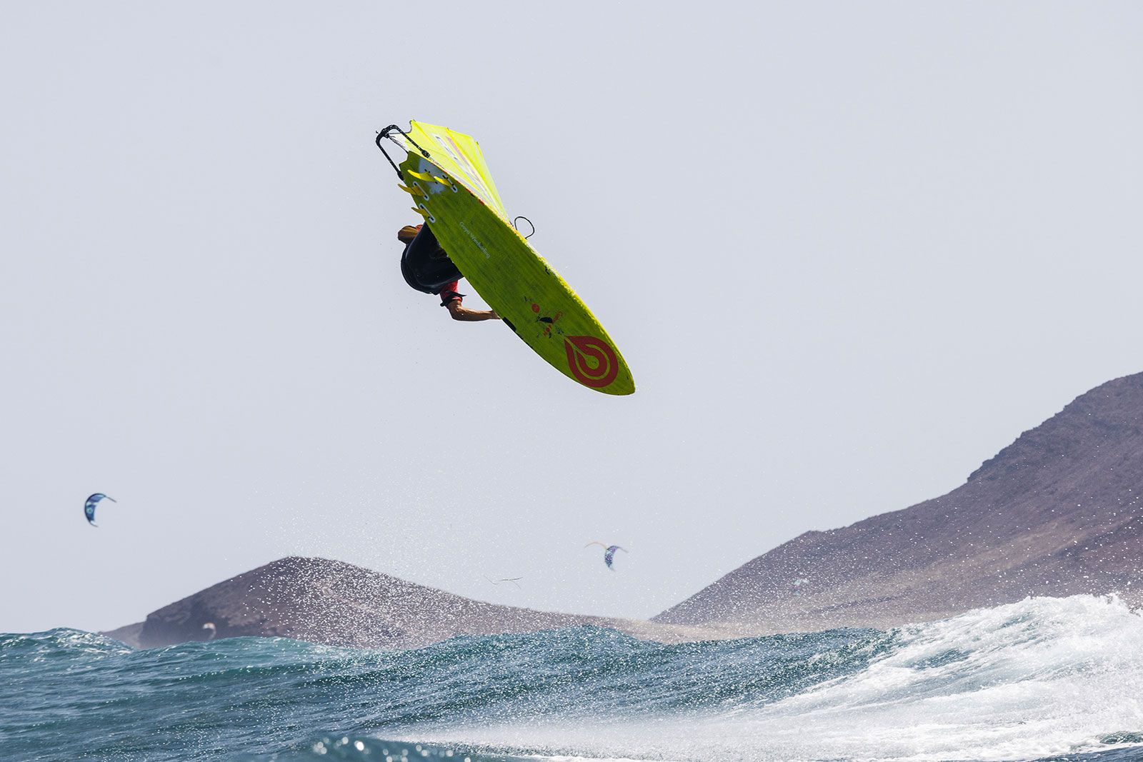 PWA World Cup Teneriffa 2025: Slalom-X und Wave in El Mdano 