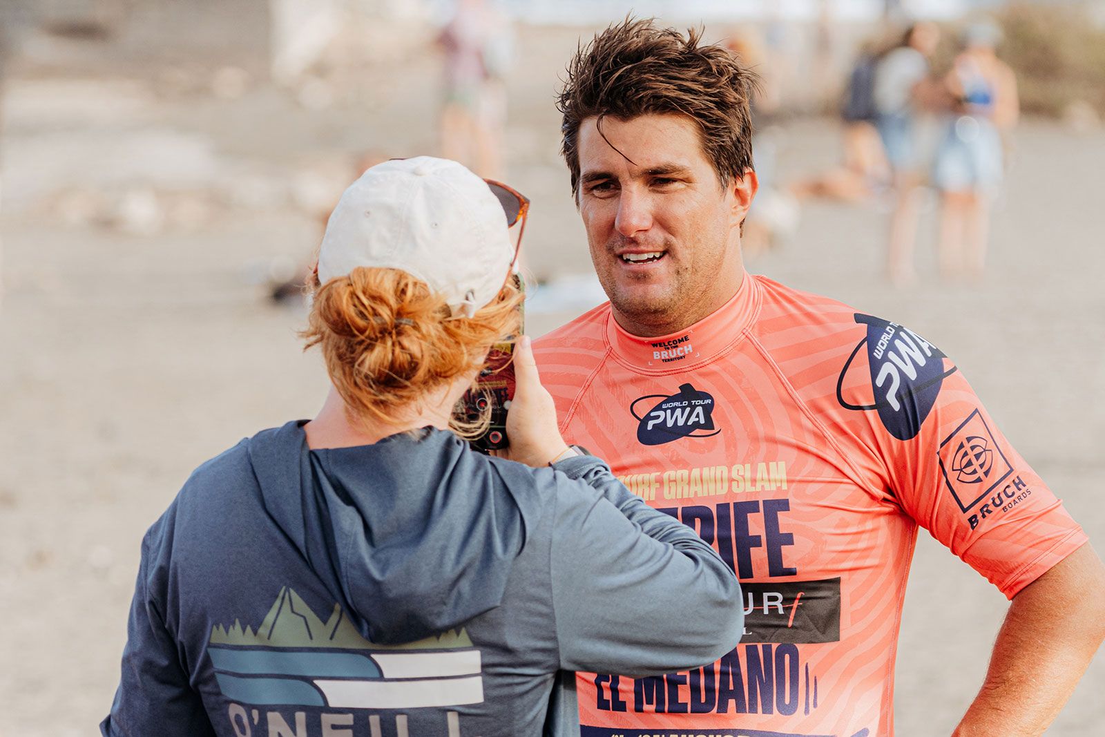 PWA World Cup Teneriffa 2025: Auftaktsieg für Pierre Mortefon 