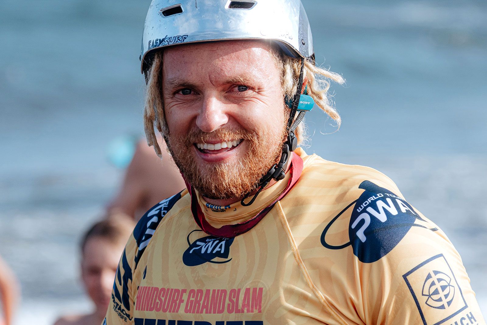 PWA World Cup Teneriffa 2025: Auftaktsieg für Pierre Mortefon 