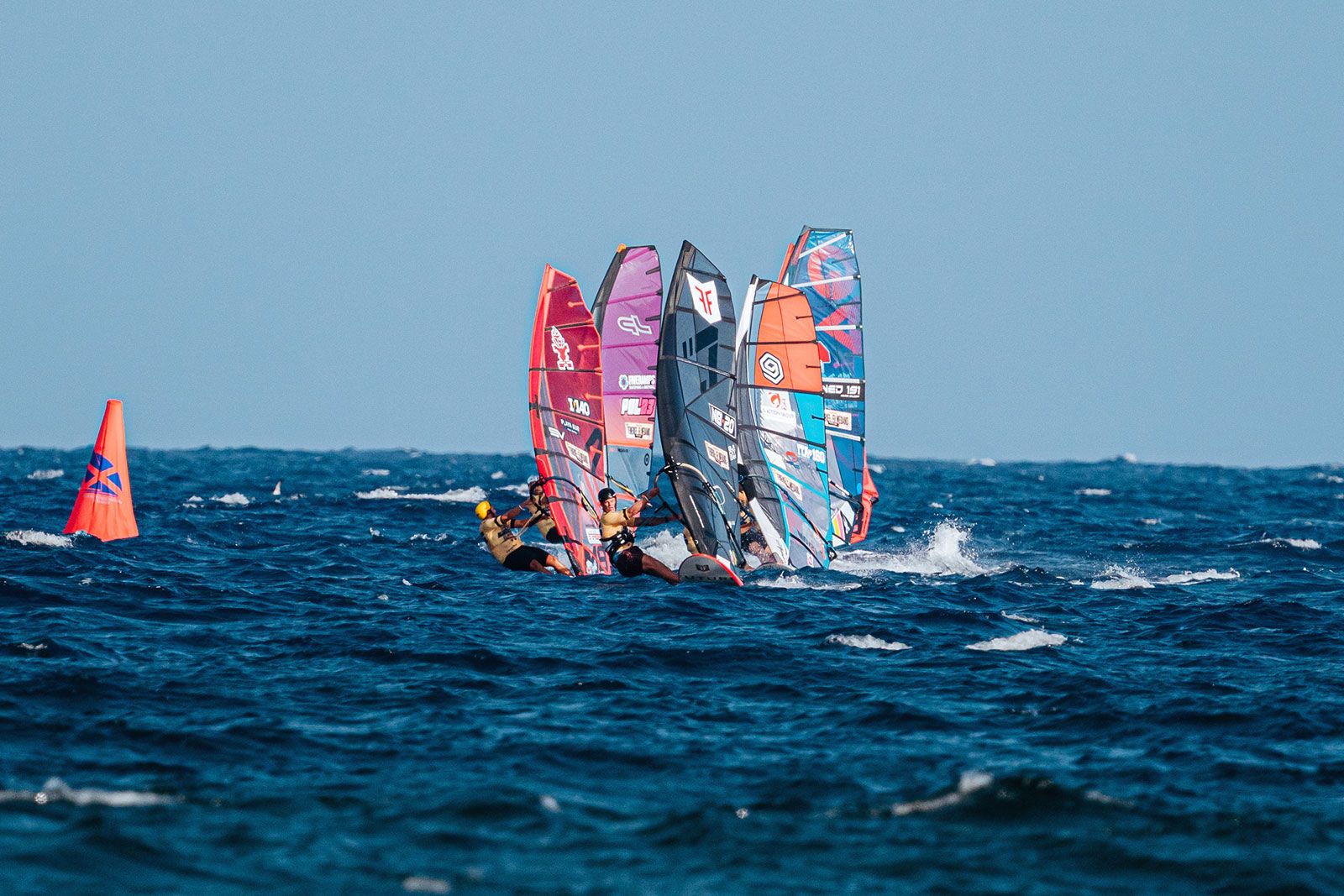 PWA World Cup Teneriffa 2025: Auftaktsieg für Pierre Mortefon 