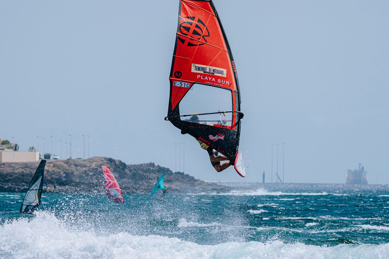 PWA World Cup Teneriffa 2025: Erste Ergebnisse im Waveriding 