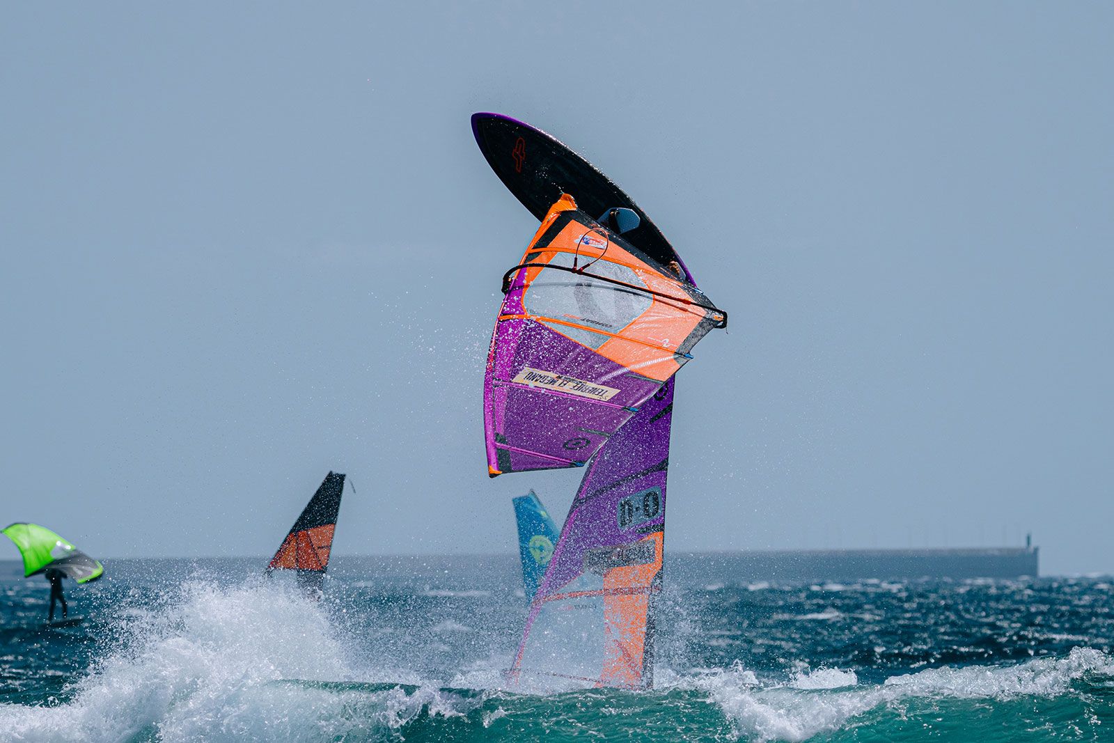 PWA World Cup Teneriffa 2025: Erste Ergebnisse im Waveriding 