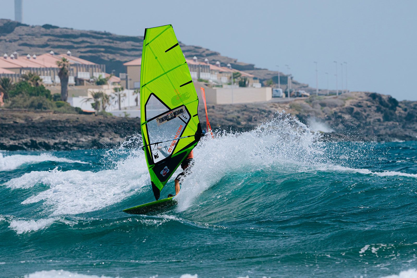 PWA World Cup Teneriffa 2025: Erste Ergebnisse im Waveriding 