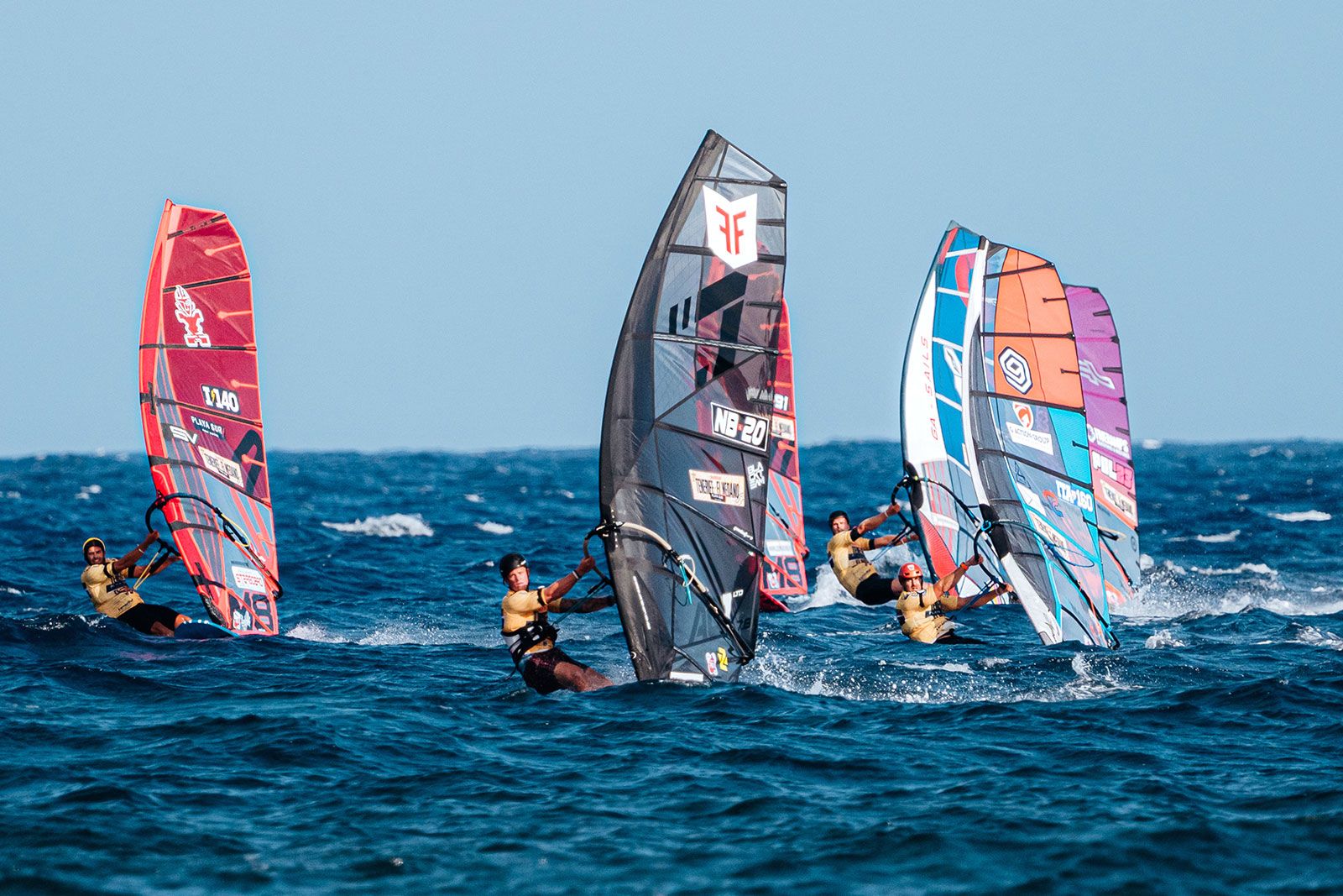 PWA World Cup Teneriffa 2025: Pierre Mortefon ist Weltmeister im Slalom-X 