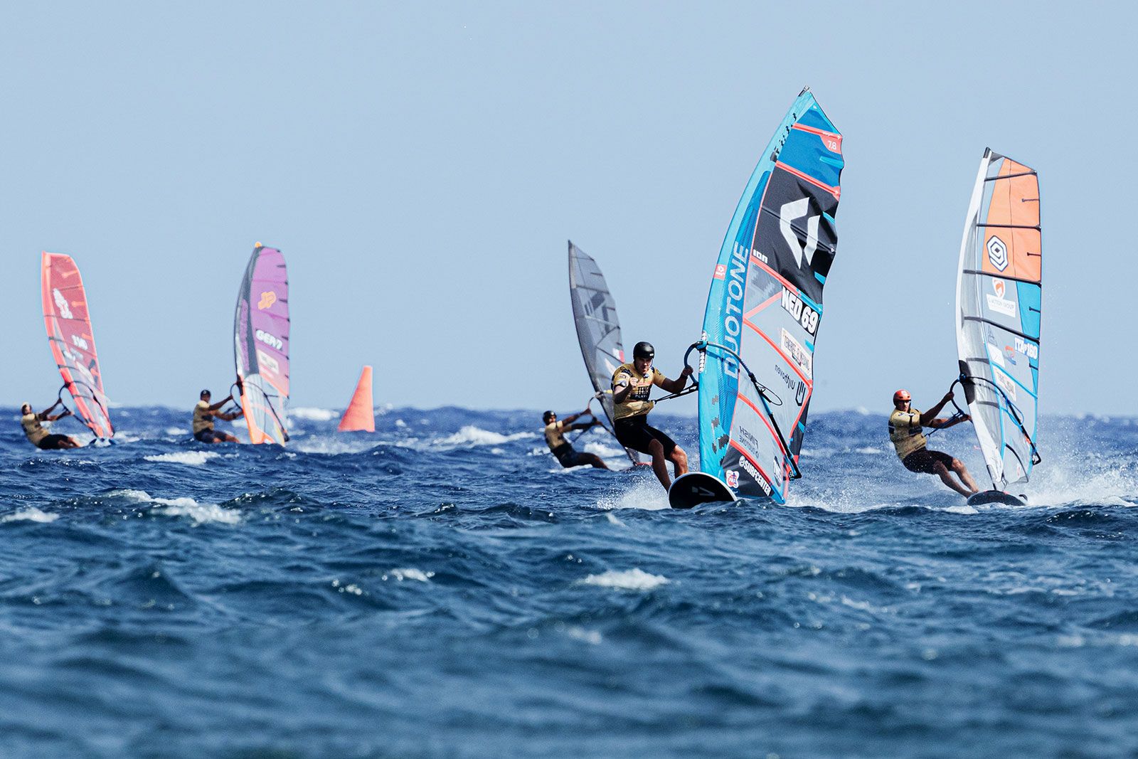 PWA World Cup Teneriffa 2025: Pierre Mortefon ist Weltmeister im Slalom-X 