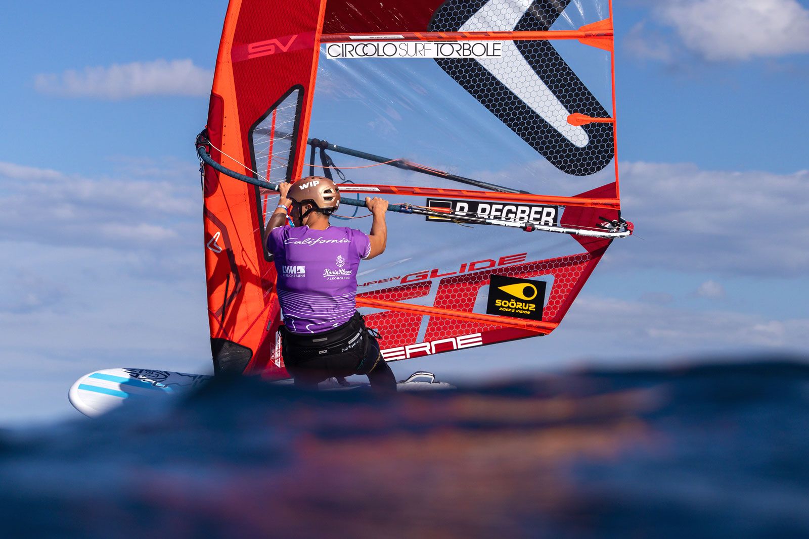 California Windsurf Cup Heiligenhafen 2025: Meno Büchler setzt sich an die Spitze 