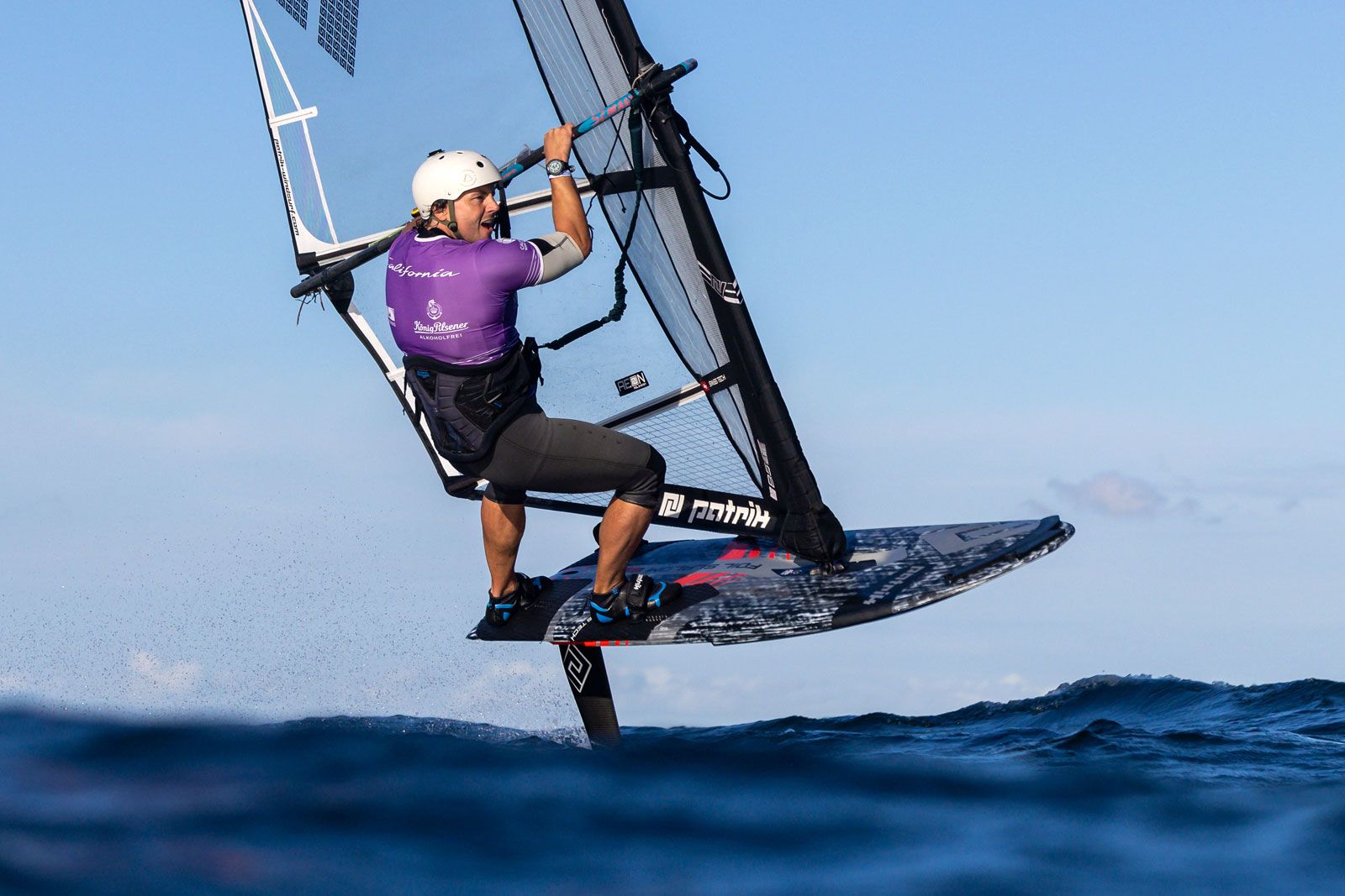 California Windsurf Cup Heiligenhafen 2025: Meno Büchler setzt sich an die Spitze 