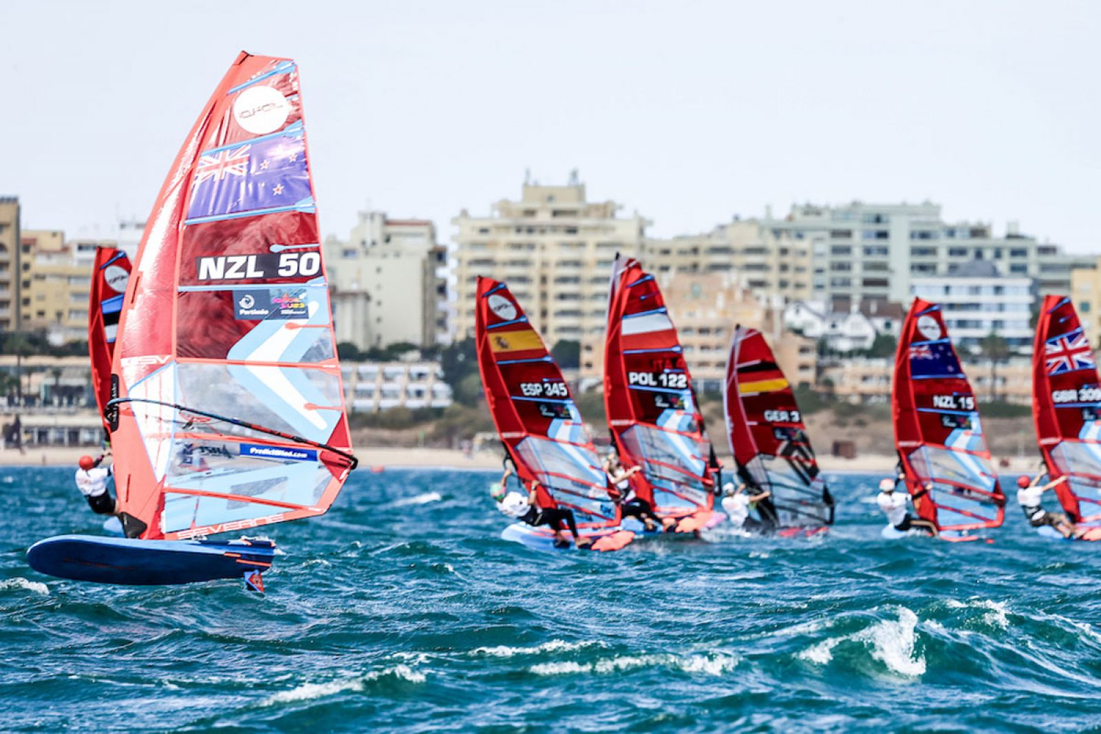 iQFOiL U23 World Championship Portimo 2025: Intensive Kursrennen am ersten Renntag 