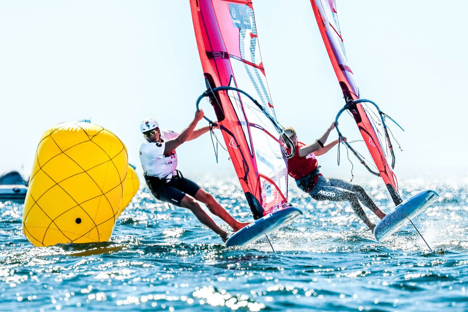 iQFOiL U23 World Championship Portimo 2025: Morris und Mobekk weiter an der Spitze 