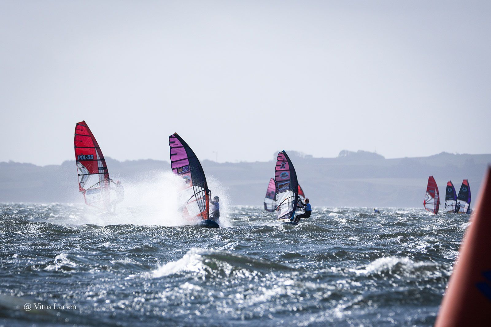PWA/IWT Youth World Cup Klitmller 2025: Slalom-Action bei Starkwind 