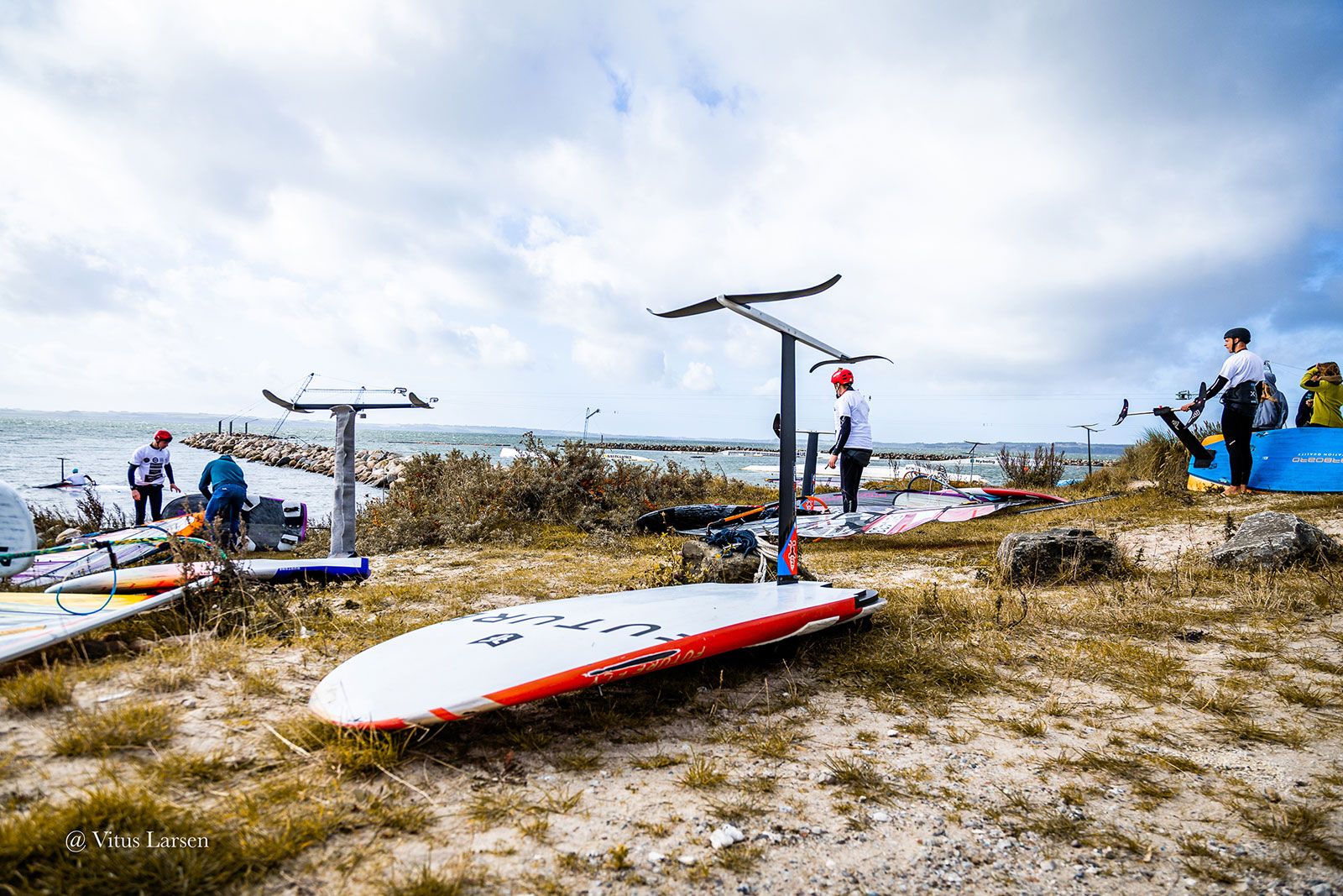 PWA/IWT Youth World Cup Klitmller 2025: Slalom-Action bei Starkwind 